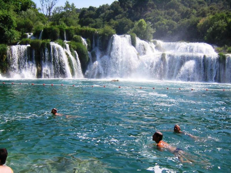 Apartmani Slavica Szybenik Zewnętrze zdjęcie