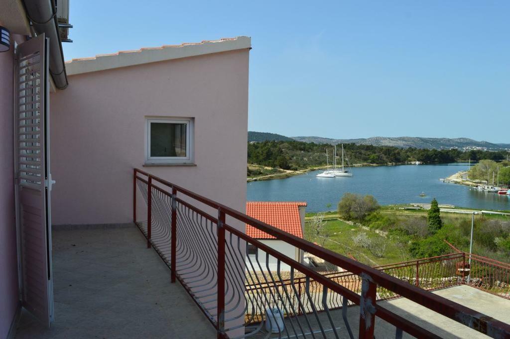 Apartmani Slavica Szybenik Zewnętrze zdjęcie