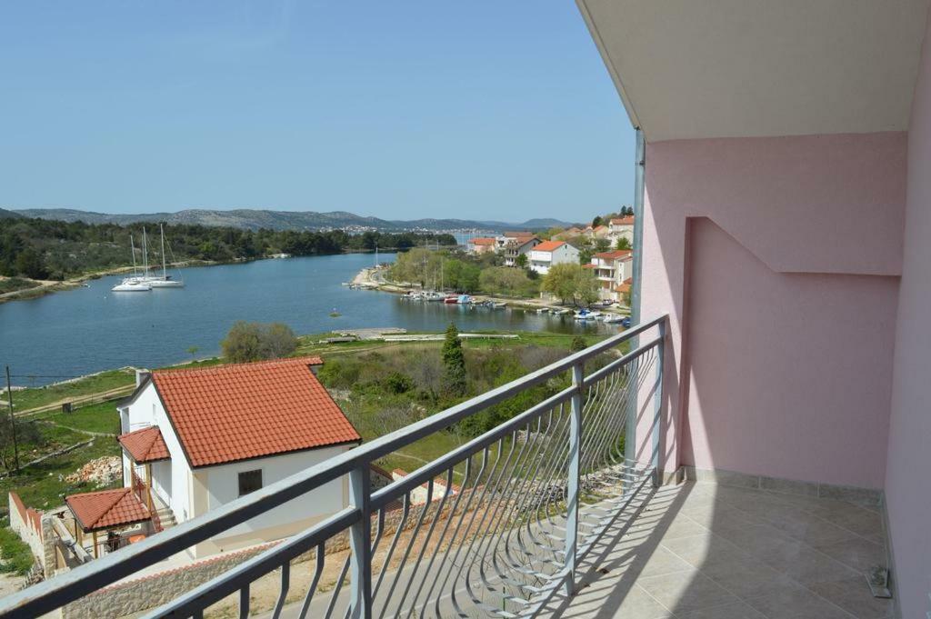 Apartmani Slavica Szybenik Zewnętrze zdjęcie