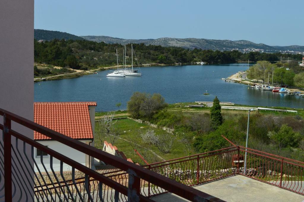 Apartmani Slavica Szybenik Zewnętrze zdjęcie